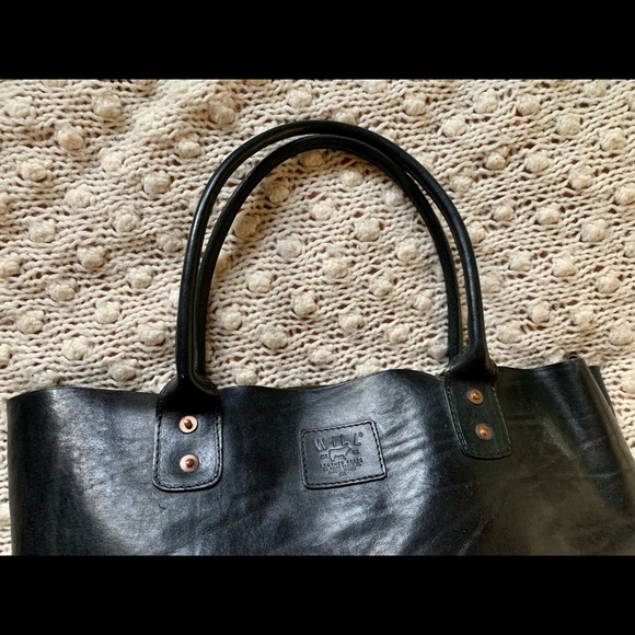 East West Tote - Picture 3 of 7